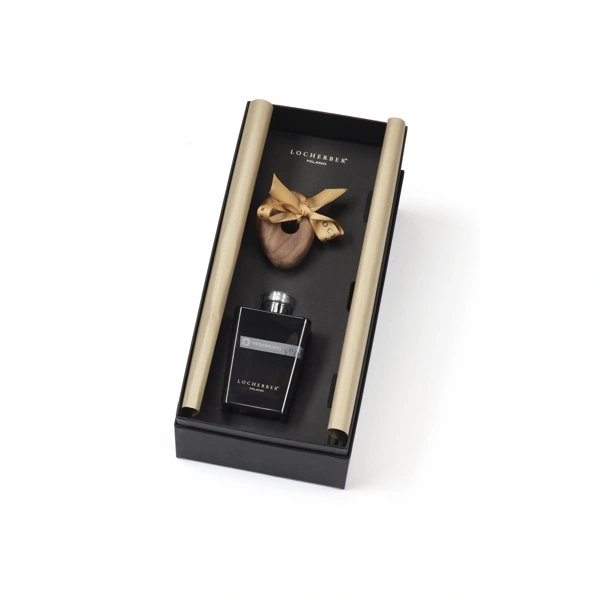 Dárková sada ručně opracovaného víčka do tvaru oblázku z ořechového dřeva a aroma difuzéru s tyčinkami s vůní GRIGIO MILANO - 250 ml