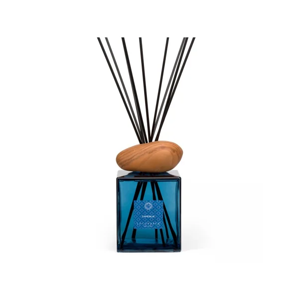 Difuzér s tyčinkami a dřevěným víčkem ve tvaru oblázku s vůní CAPRI AZUL - 2500 ml