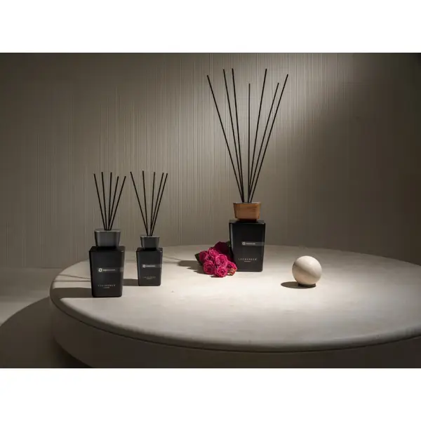 Difuzér s tyčinkami s vůní KASHAN OUDH - 500 ml