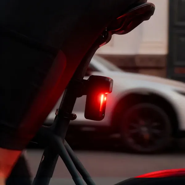Inteligentní zadní světlo s kamerou NT301