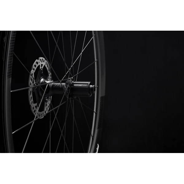 Karbonová kola DRIFT (36 mm), DT240 2:1 EXP, MattBlack, plášť - Shimano 11/12 sp