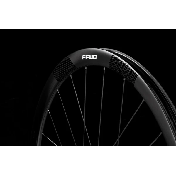 Karbonová kola DRIFT (36 mm), FFWD 2:1, MattBlack, plášť - Campagnolo 9-12sp