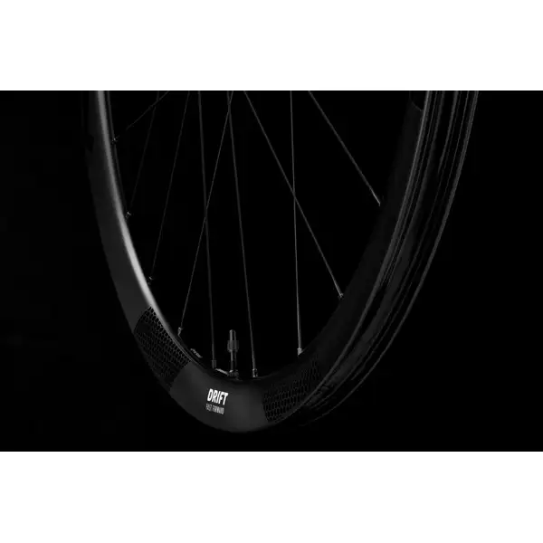Karbonová kola DRIFT (36 mm), FFWD 2:1, MattBlack, plášť - Campagnolo N3W 13sp