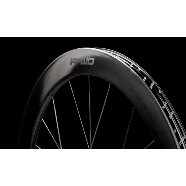 Karbonová kola RAW CS (55 mm), FFWD/CS 2:1, GlossyBlack, plášť - Campagnolo 9-12sp