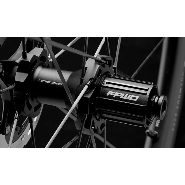 Karbonová kola RAW CS (55 mm), FFWD/CS 2:1, MattBlack, plášť,Shimano 11/12sp