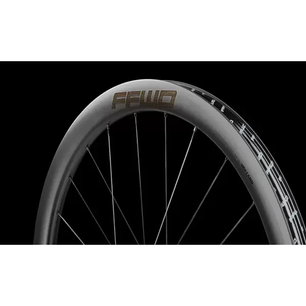 Karbonová kola RYOT44 V2 (44 mm), DT240 2:1 EXP, plášť - Shimano 11/12sp