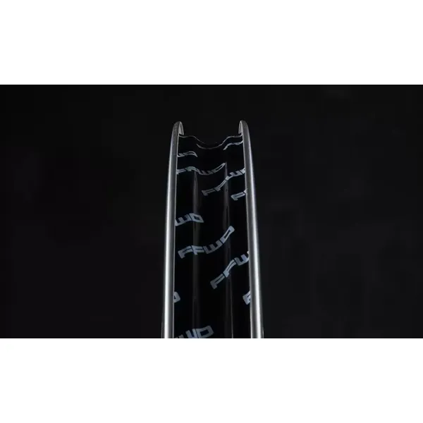 Karbonová kola RYOT55 V2 (55 mm), DT240 2:1 EXP, plášť,SRAM XDR 12sp