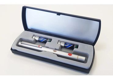 Laserové ukazovátko LX4, stříbrné se šipkou