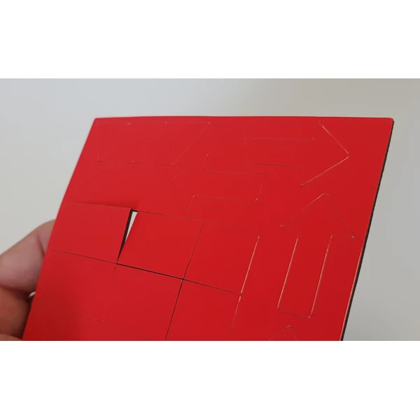 Obrázek pro LEG-7448202 Magnetické symboly, 20 mm vysoké, červené
