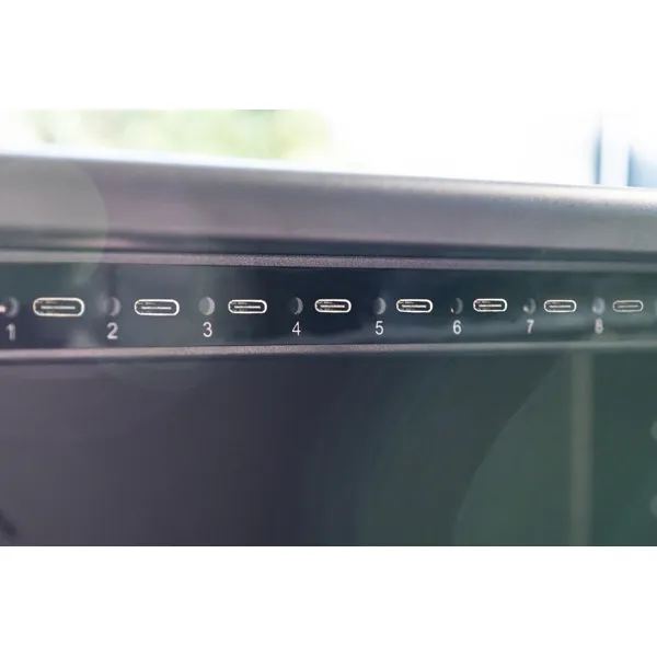 Mobilní nabíjecí skříň pro 16 tabletů nebo notebooků s USB-C