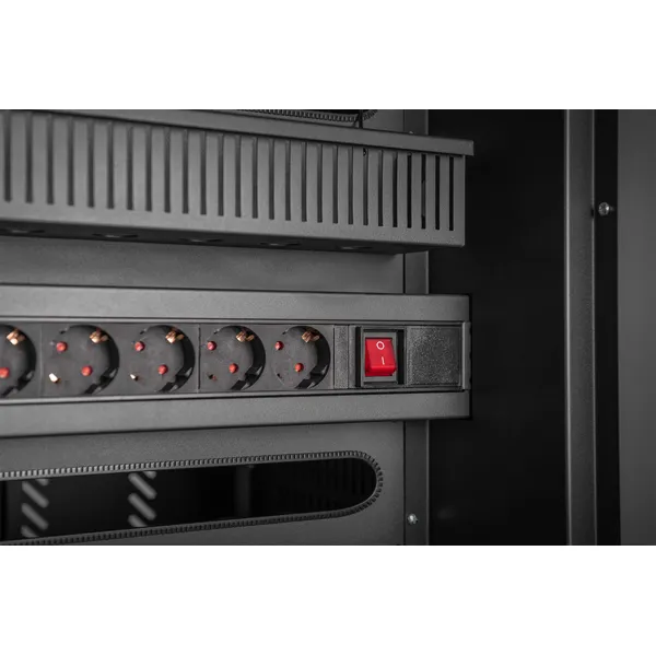 Mobilní nabíjecí skříň pro 30 notebooků