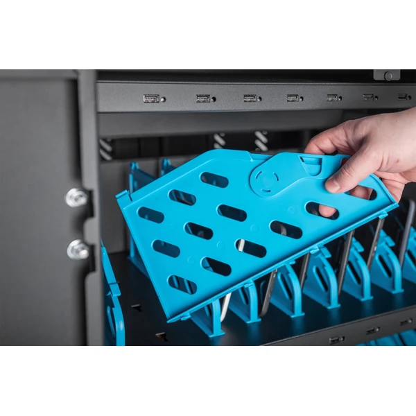 Mobilní nabíjecí skříň pro 30 notebooků