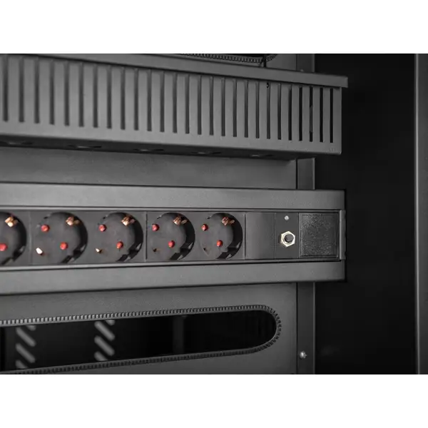 Mobilní nabíjecí skříň pro 30 notebooků s USB-C