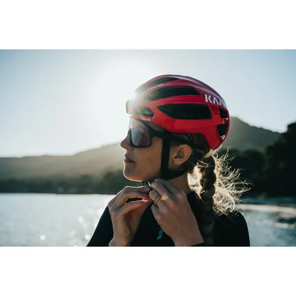 Protone Icon WG11 Red - Velikost M (52-58)