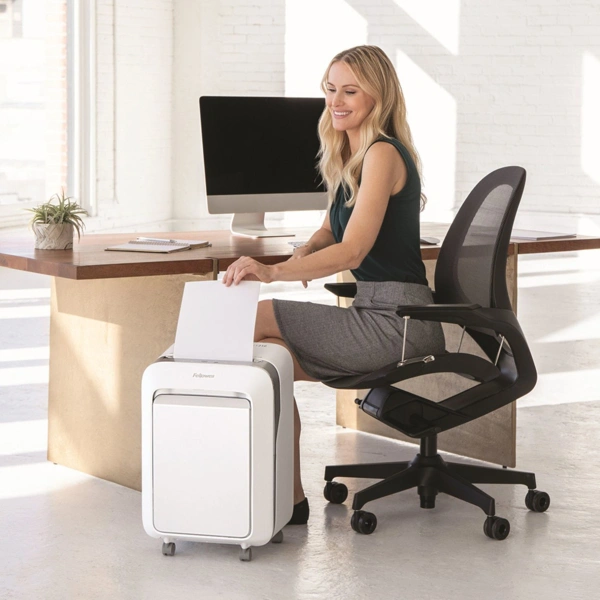 Skartovač Fellowes LX 211 bílý