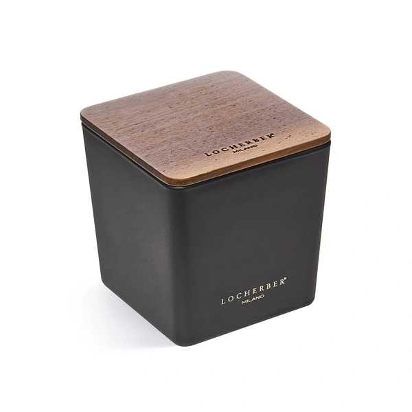 Vonná svíčka v černém skle s dřevěným víčkem s vůní AGATHIS AMBER - 500 g