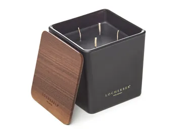 Vonná svíčka v černém skle s dřevěným víčkem s vůní BLACK KARTHAGO - 500 g