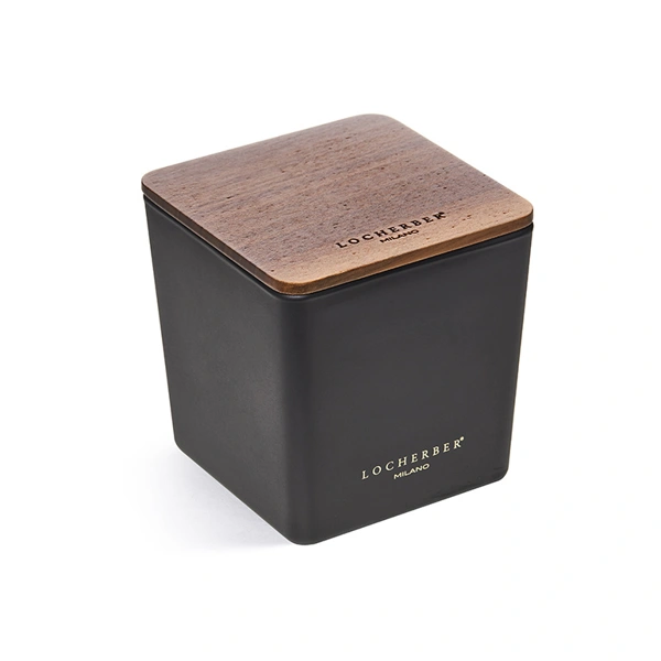 Vonná svíčka v černém skle s dřevěným víčkem s vůní BLACK KARTHAGO - 500 g