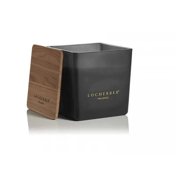 Vonná svíčka v černém skle s dřevěným víčkem s vůní DOKKI COTTON - 210 g