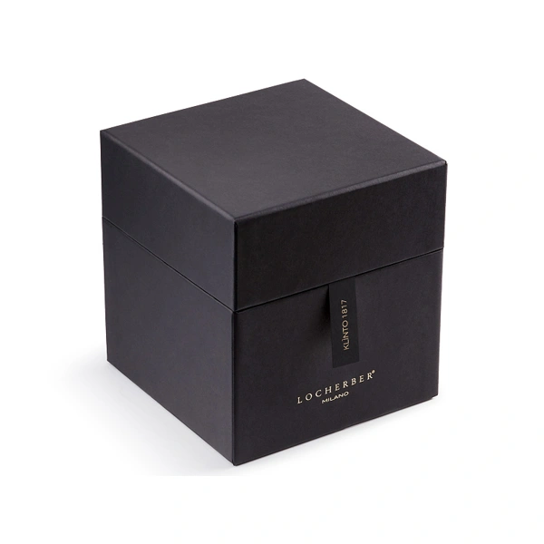 Vonná svíčka v černém skle s dřevěným víčkem s vůní KLÍNTO 1817 - 500 g