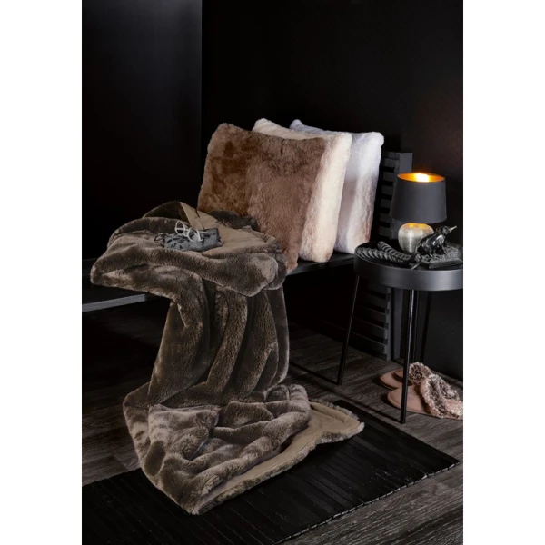 Winter Home Kožešinový pléd Guanaco Smoke 140 x 200 cm